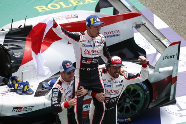 02 Toyota GAZOO Racing pakt historische 1 2 overwinning op Le Mans 2018