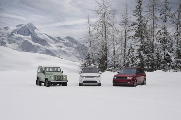 02 Land Rover Defender in de sneeuw groningen