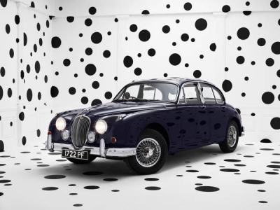 Jaguar viert 60-jarig jubileum Mk 2 sports saloon met unieke foto&#039;s Britse topfotograaf Rankin