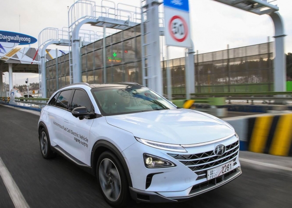 Hyundai presenteert ’s werelds eerste zelfrijdende waterstofauto