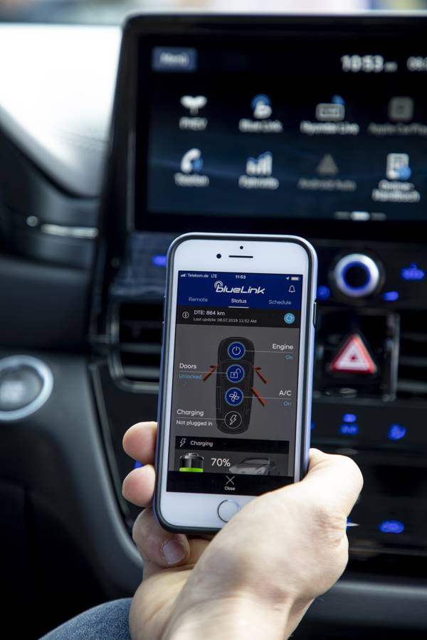 Hyundai new ioniq electric PhoneApp interface 02
