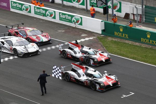 04 Toyota GAZOO Racing pakt historische 1 2 overwinning op Le Mans 2018