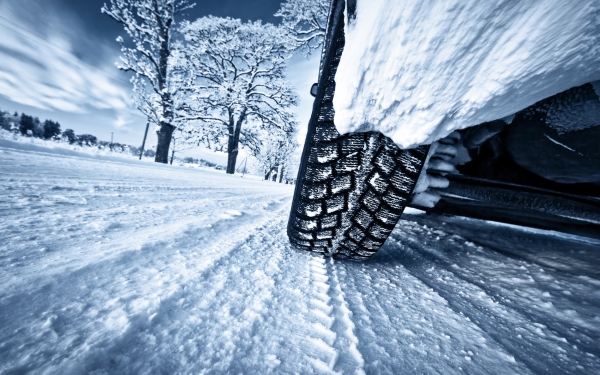 Op wintersport? Check regels voor winterbanden en sneeuwkettingen in Europa 