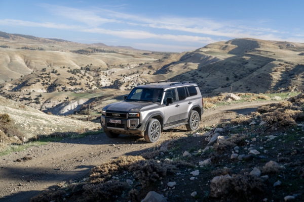 Toyota Land Cruiser komt met efficiënte Hybrid 48V- aandrijflijn