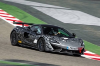 Nieuwe McLaren 620R is straatlegale versie van raceauto