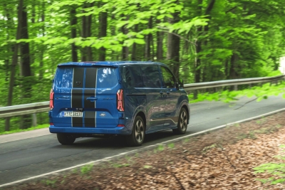 Meer kilometers, minder wachttijd: Ford E-Transit Custom geeft jouw werkdag een upgrade