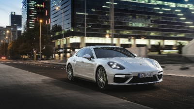 Hybride hyperlimousine: de Porsche Panamera Turbo S E-Hybrid