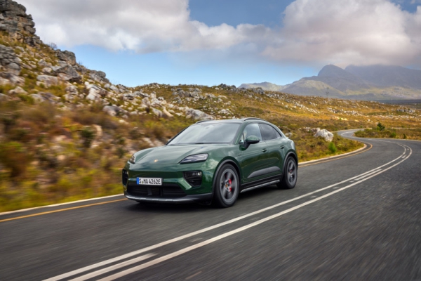 Porsche introduceert twee nieuwe varianten van de volledig elektrische Macan