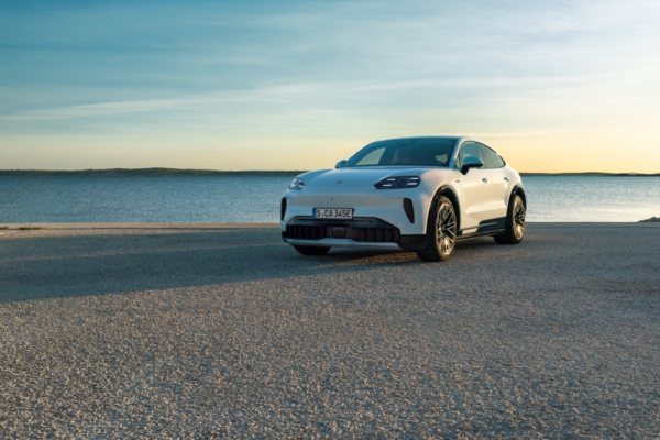 Ge&iuml;nspireerd door een icoon: Porsche onthult de nieuwe Cayenne Coup&eacute; Electric