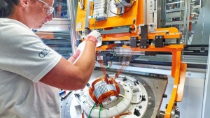 Nieuw tijdperk: Audi Hungaria start serieproductie van elektromotoren