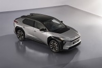 Toyota maakt alle prijzen bekend van nieuwe batterij-elektrische bZ4X: vanaf 39.995 euro