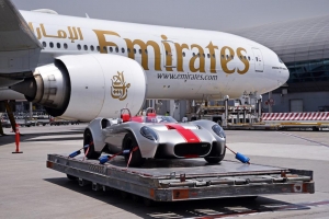 Emirates SkyCargo vervoert eerste auto ontworpen en gebouwd in de VAE